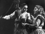 Actress Anne Bancroft and Patty Duke in Miracle Worker, a Play About Hellen Keller Premium Photographic Print by Nina Leen