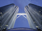 Petronas Towers, Kuala Lumpur, Malaysia Fotografie-Druck von Jon Arnold