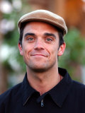 Robbie Williams at the Coachella Music Festival in Palm Springs California, April 2002 Photographie