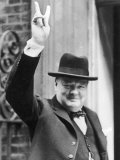 Winston Churchill British Statesman and Author Gives the V-Sign in 1940 Photographie