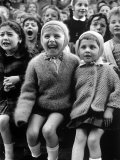 Children Watching Story of St. George and the Dragon at the Puppet Theater in the Tuileries Photographie par Alfred Eisenstaedt