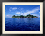 Island from Sea, Pulau Sipadan, Sabah, Malaysia Posters par Michael Aw
