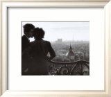 Les Amoureux de la Bastille, c.1957 Affiches par Willy Ronis