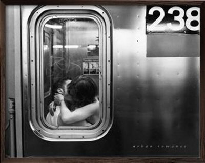 Romance urbaine Framed Canvas Transfer