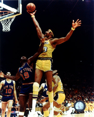 Wilt Chamberlain - Rim action Photo