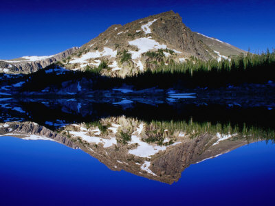 Alpine Mountain Reflected in Lawn Lake, Rocky Mountain National Park, Colorado, USA Photographie
