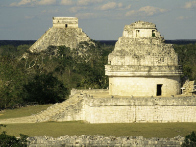 Mayan Observatory and the Great Pyramid Beyond, Chichen Itza, Unesco World Heritage Site, Mexico Photographie