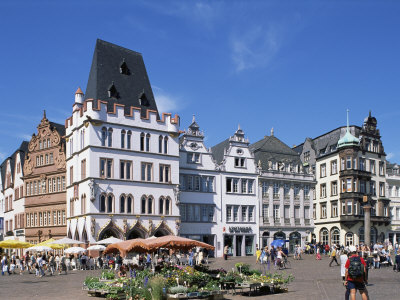 http://cache2.allpostersimages.com/p/LRG/21/2161/KMECD00Z/posters/merten-hans-peter-townhall-paderborn-north-rhine-westphalia-nordrhein-westfalen-germany.jpg