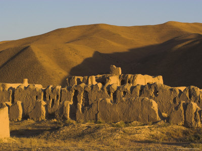 sweeney-jane-caravanserai-daulitiar-between-yakawlang-and-chakhcharan-afghanistan.jpg
