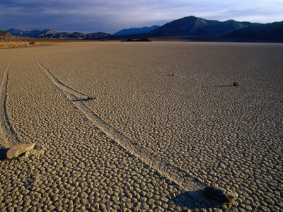 winebrenner-brent-moving-rocks-of-death-valley-death-valley-national-park-california-usa.jpg