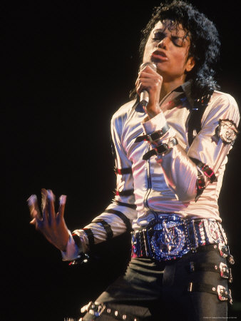 mcgough-david-pop-entertainer-michael-jackson-singing-at-event.jpg