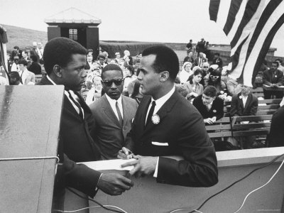 Sidney Poitier with Harry Belafonte, and Southern Sit in Leader Bernard Lee, at Civil Rights Rally Premium Photographic Print by Al Fenn