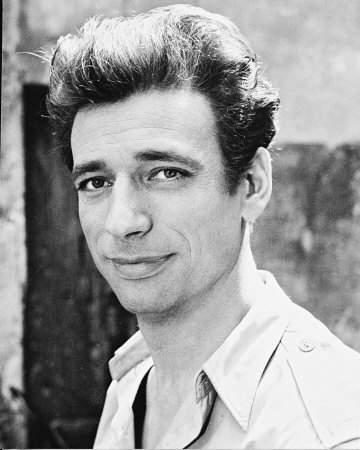 Yves Montand Photo