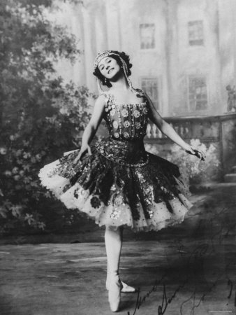Signed Portrait of Russian Ballet Dancer Anna Pavlova Striking Pose on Stage