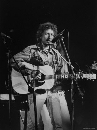 Bob Dylan during Rock Concert at Madison Square Garden Premium Photographic Print by Bill Ray