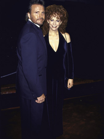 Singer Reba Mcentire and reba mcentire narvel. Singer Reba Mcentire and