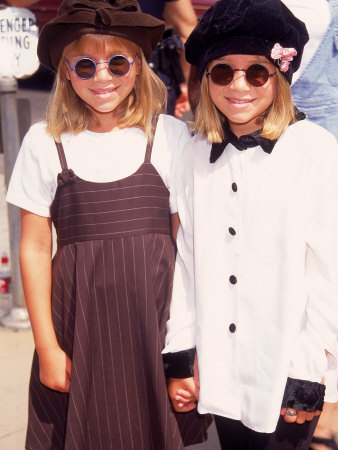 Twin Actresses Mary Kate and Ashley Olsen at the Film Premiere of