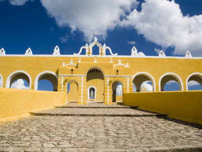 eggers-julie-franciscan-convent-of-san-antonio-de-padua-izamal-yucatan-mexico