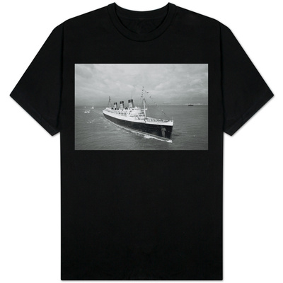 Cunard Liner Queen Mary Leaves Southampton for the Last Time for Her Retirement Berth, October 1967 T-shirts