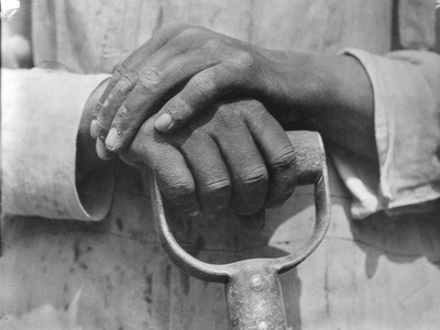 Hands of a Construction Worker, Mexico, 1926 Photographic Print by Tina Modotti