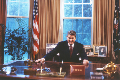 President Ronald Reagan in Oval Office Plastic Sign Plastic Sign