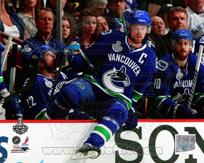 Vancouver Canucks - Henrik Sedin Photo Photo