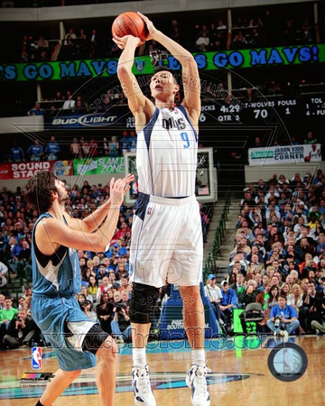 Dallas Mavericks - Yi Jianlian Photo Photo