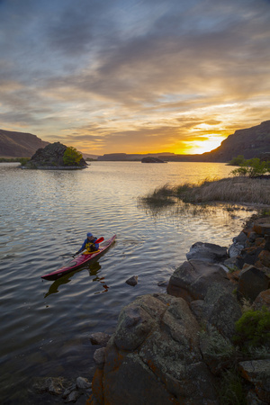 Sea Kayaker Paddling at Sunrise, Alkili Lake, Washington, USA Photographic Print by Gary Luhm