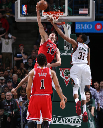 Chicago Bulls v Milwaukee Bucks - Game Three Photo by Gary Dineen