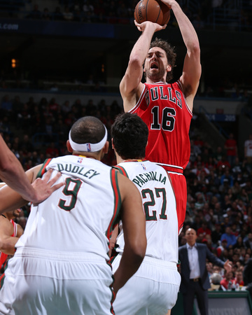 Chicago Bulls v Milwaukee Bucks - Game Three Photo by Gary Dineen