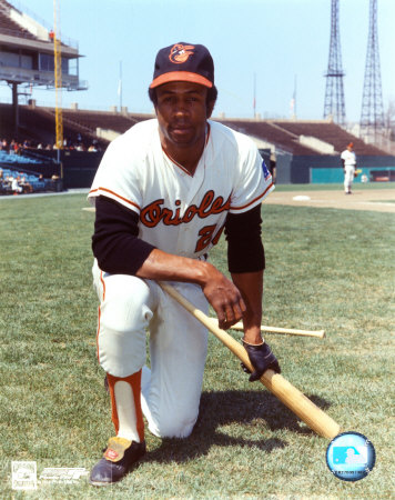 Frank Robinson - Orioles - Kneeling with bat Photo