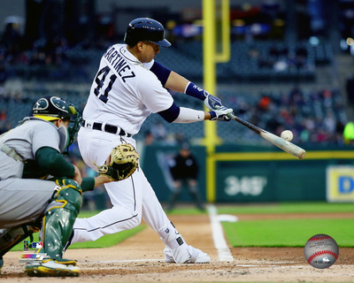 Victor Martinez 2016 Action Photo