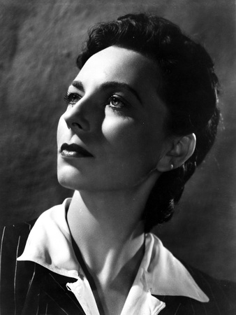 Agnes Moorehead on a Collar Top Portrait Photo by  Movie Star News