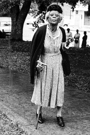 Cicely Tyson Posed in Classic Photo by  Movie Star News