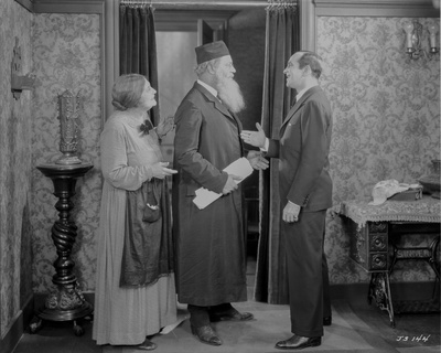 Al Jolson Asking the Guy with Long Beard a Handshake Photo by  Movie Star News