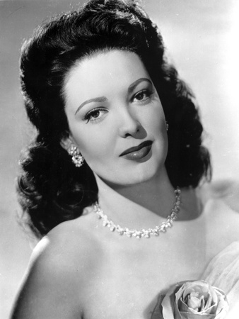 Linda Darnell posed in Black and White Photo by  Movie Star News