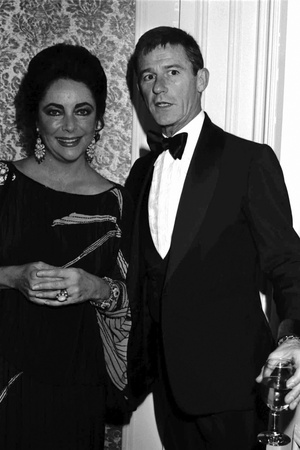 Elizabeth Taylor Photo by  Globe Photos LLC