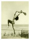 Women on Beach Giclee-vedos