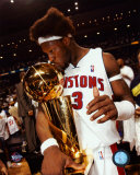 Ben Wallace Kissing 2004 NBA Championship Trophy  ©Photofile Photo