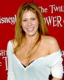 Nikki Cox Photo