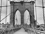 Pedestrian Walkway on the Brooklyn Bridge Photographie par Bettmann 