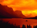 Sunset Over Lake in Glacier National Park Fotografie-Druck von Mick Roessler