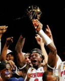 Ben Wallace Raising 2004 NBA Championship Trophy Photographie