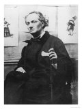 Charles Baudelaire (1821-67) with Engravings, circa 1863 Lámina giclée por Etienne Carjat Charles Baudelaire (1821-67) with Engravings, circa 1863 Lámina giclée por Etienne Carjat