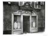 Entrance of a Brothel in Paris, 106 Rue De Suffren, circa 1900 reproduction procédé giclée par Eugene Atget