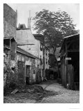 Courtyard at Rue Larrey 8, Paris, 1858-78 Impressão giclée por Charles Marville