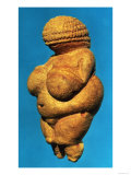 The Venus of Willendorf, Side View of Female Figurine, Gravettian Culture Upper Palaeolithic Period Reproduction procédé giclée