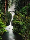 Mark Karrass - Bridge over a Waterfall Fotografická reprodukce Mark Karrass - Bridge over a Waterfall Fotografická reprodukce