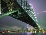 Puente y relámpago en el puerto de Sydney Lámina fotográfica por Paul Souders