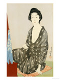 A Beauty in a Black Kimono with White Hanabishi Patterns Seated Before a Mirror reproduction procédé giclée par Hashiguchi Goyo